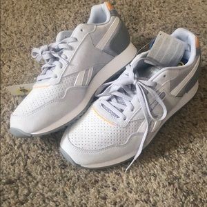 BRAND NEW WITH TAGS! Reebok Sneakers, size 9!